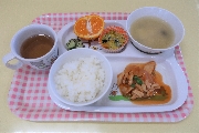 １２月１６日(金)未満児の給食(もも組)